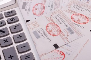 划定“标准线”和“警戒线” 国家税务总局发布纳税人合规开具发票正负面清单