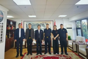 权工委林福才会长听取第二工作部和营商环境市场调查一部负责人的工作汇报