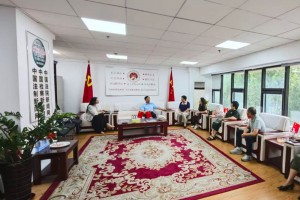 凝心聚力化债务 优化营商促发展——营商环境工委会化债工作部工作汇报会暨授牌仪式圆满举行