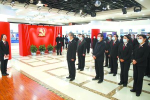 周强：以零容忍态度严惩司法腐败 确保公正廉洁司法