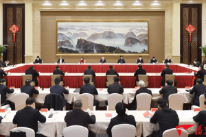 福建省委省政府召开民营企业家座谈会 省委书记尹力强调：要把推动民营经济发展摆在更加突出位置，大力支持民营企业发展壮大